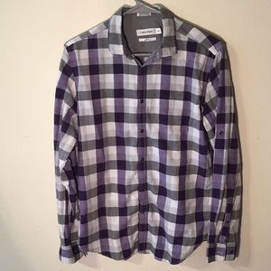 Casual long-sleeved button down shirt